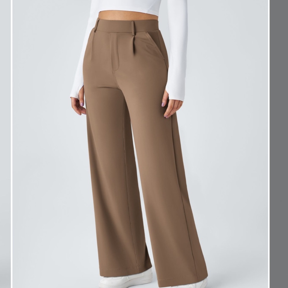 Halara pleated trouser